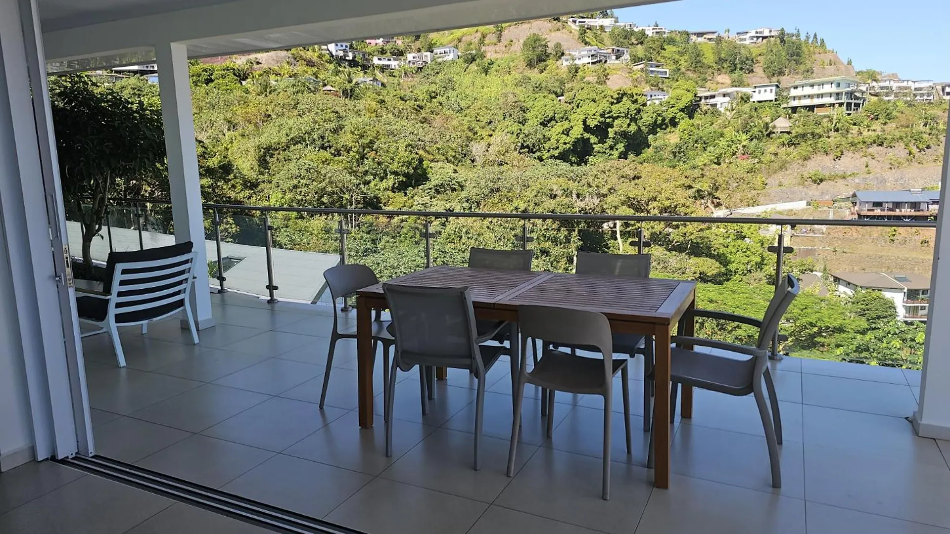 Tauei Lodge Faaa Villa