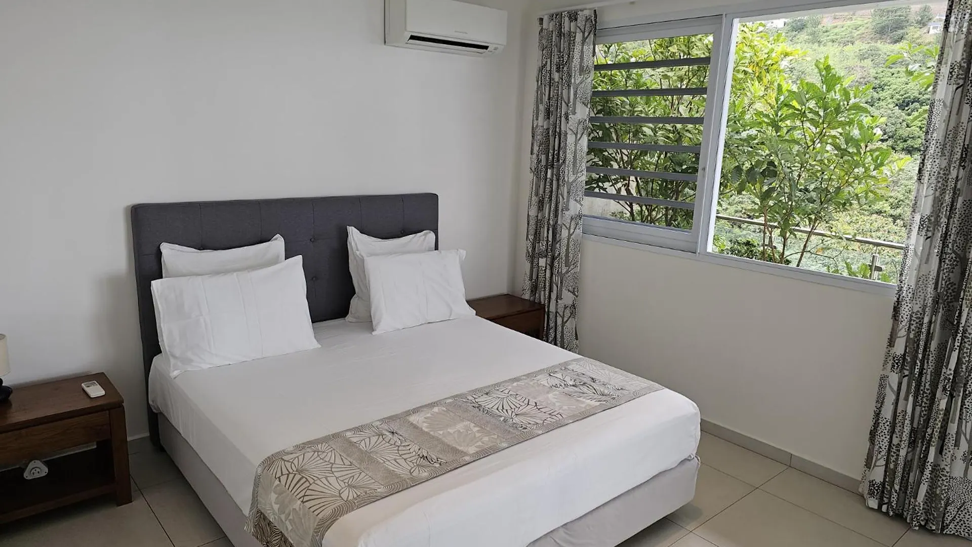 Tauei Lodge Faaa Villa